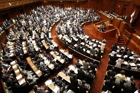 Japan's lower house endorses 55-day Diet extension