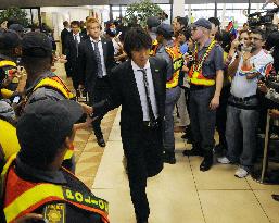 Japan's World Cup squad arrives in S. Africa