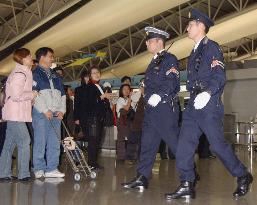 (2)GSDF advance team to leave for Iraq Jan. 16
