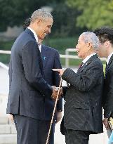 Obama meets with hibakusha in Hiroshima