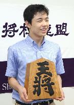 Aichi middle schooler becomes "shogi" pro at youngest age