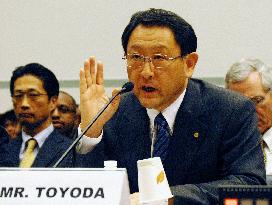 Toyota chief apologizes for recalls