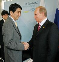 Abe, Putin agree to push forward negotiations for peace treaty