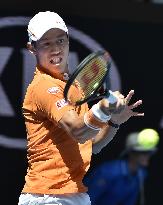 Nishikori advances to Australian Open 2nd round