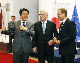 Japan, EU leaders agree to accelerate free trade talks