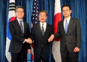 Japan, U.S., S. Korea eye further curbing N. Korean revenue sources