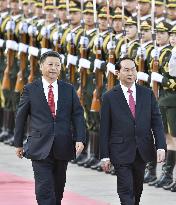 Chinese, Vietnamese presidents hold talks in Beijing