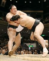 Sumo: Harumafuji beats Goeido in playoff to win 9th career title