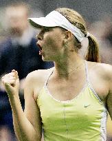 (1)Sharapova beats Asagoe at Toray open tennis