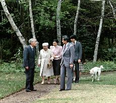 Royal_Family-Emperor_Hirohito-Akihito