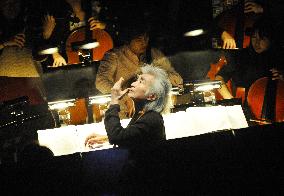 Conductor Ozawa's recording wins Grammy award