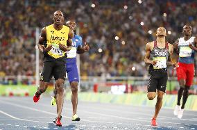 Olympics: Bolt wins 200m to complete sprint double