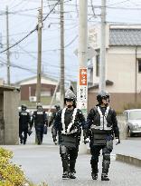 Abe, Putin to meet in hot spring resort, territorial row in focus