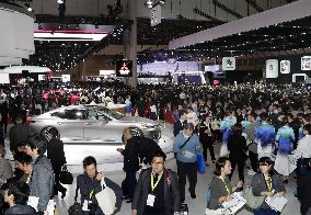 Car makers focus on electric vehicles and AI at Tokyo Motor Show