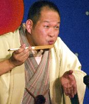 All-English rakugo performance opens at Broadway theater