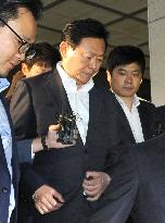 S. Korean court turns down arrest warrant for Lotte Group chairman
