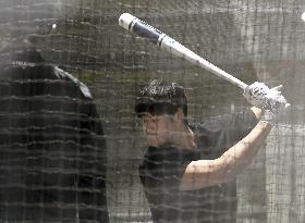 Baseball: Injury-hit star Otani in Arizona