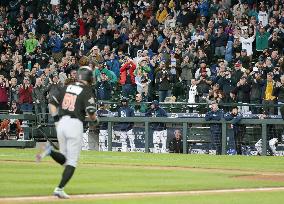 Baseball: Former Mariner Ichiro homers in Seattle