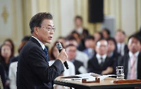 Forced laborers' right to compensation from Japan stands: Moon