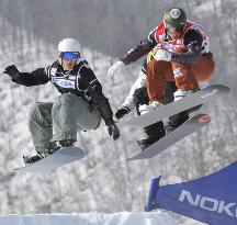 American Watanabe wins snowboard cross World Cup title