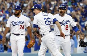 Dodgers edge Nationals to force NLDS Game 5