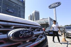 Ford Motor dealership