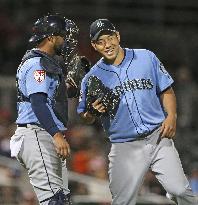 Baseball: Mariners' Yusei Kikuchi, Omar Narvaez