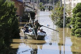 Powerful typhoon in Japan