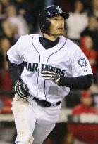 Ichiro ties Harimoto's record for most career hits