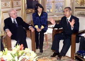 Jospin, Obuchi hold talks in Paris