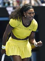 Williams storms through to Australian Open semifinals