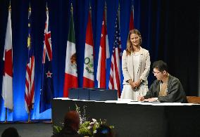 Pacific Rim free trade deal signed in N.Z. ceremony