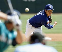 New Dodger Maeda allows 2 runs in 5 innings