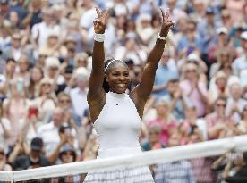 S. Williams defeats Kerber to win seventh Wimbledon title