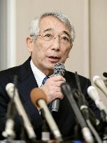 Medical school chief denies relationship with gangster