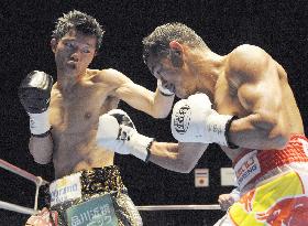 Kameda defeats Denkaosen to claim WBA flyweight title