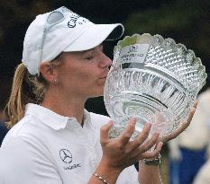 Sorenstam makes history with 3-peat at Mizuno Classic