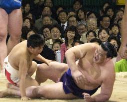 (4)Sumo exhibition opens in Seoul