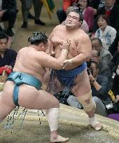 Sumo: Kotoshogiku falls to 4-8, loses ozeki status