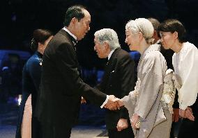 Japanese emperor welcomes Vietnam president
