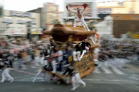 Kishiwada Danjiri Festival begins in Osaka