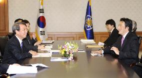 (CORRECTED) Japan, S. Korea affirm cooperation in historically