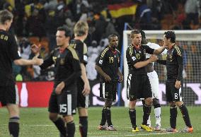 Germany beats Ghana, both teams goes through