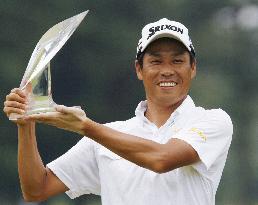 Back-nine charge propels Kanemoto to Lexus title