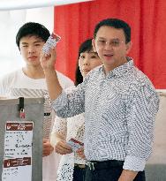 Jakartans cast ballots in runoff to elect governor