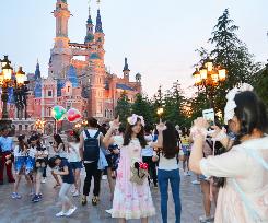 Shanghai Disneyland marks 1st anniversary
