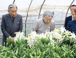 Last day of imperial couple's 3-day tour of remote islands