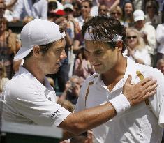Federer advances to final in Wimbledon singles