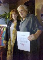 Bruce Lee's coat auctioned off