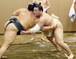 Yokozuna Hakuho ready for New Year tournament